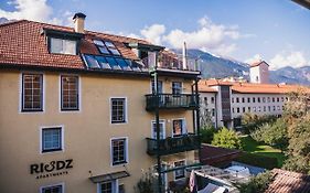 Riedz Apartments Innsbruck- Zentrales Apartmenthaus Mit Gruener Oase